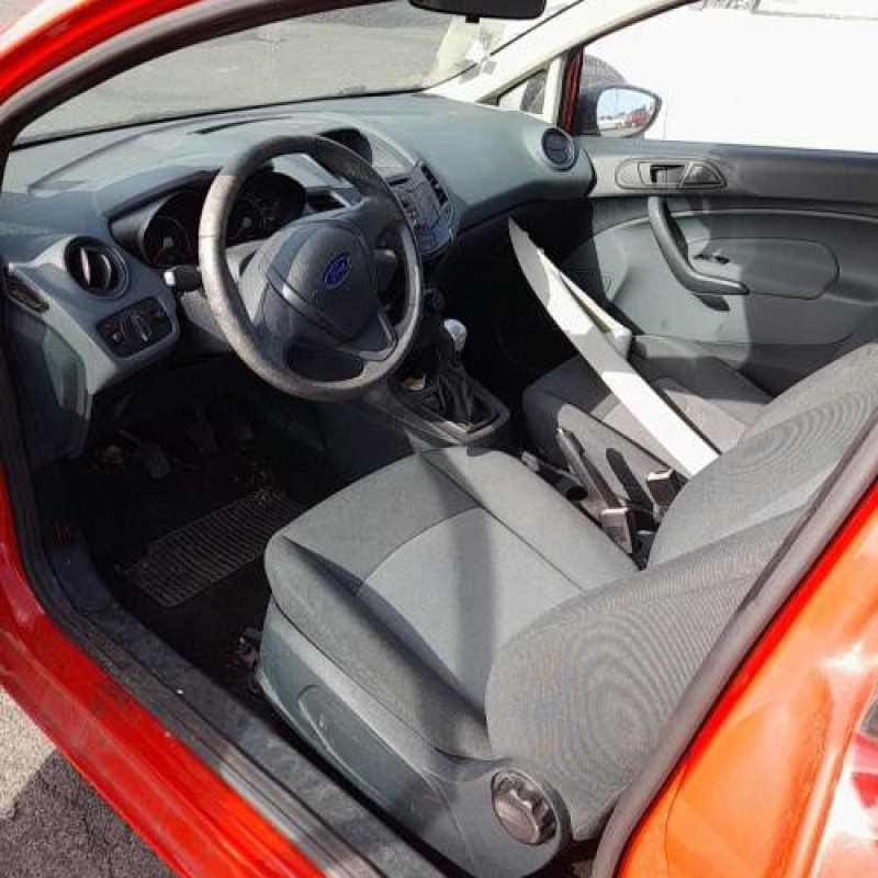 Poignee interieur avant droit FORD FIESTA 6 Photo n°9