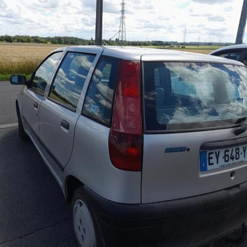 Malle/Hayon arriere FIAT PUNTO 1 Photo n°7