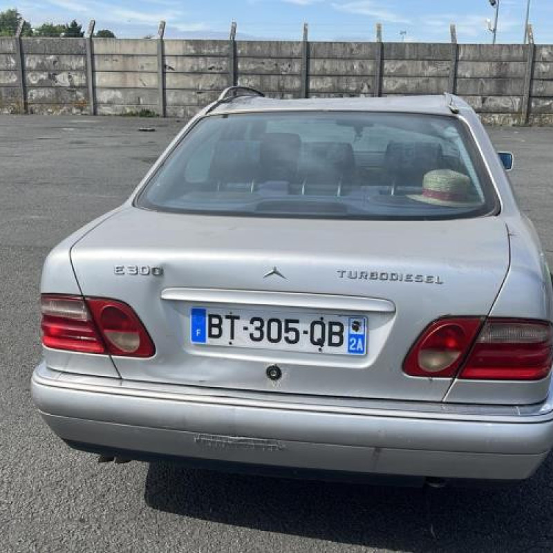 Etrier avant droit (freinage) MERCEDES CLASSE E 210 Photo n°5