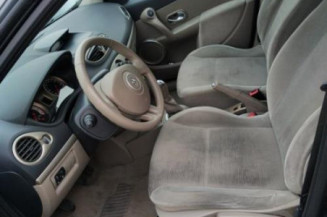 Poignee interieur arriere gauche RENAULT CLIO 3