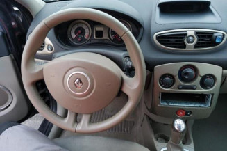 Poignee interieur arriere gauche RENAULT CLIO 3