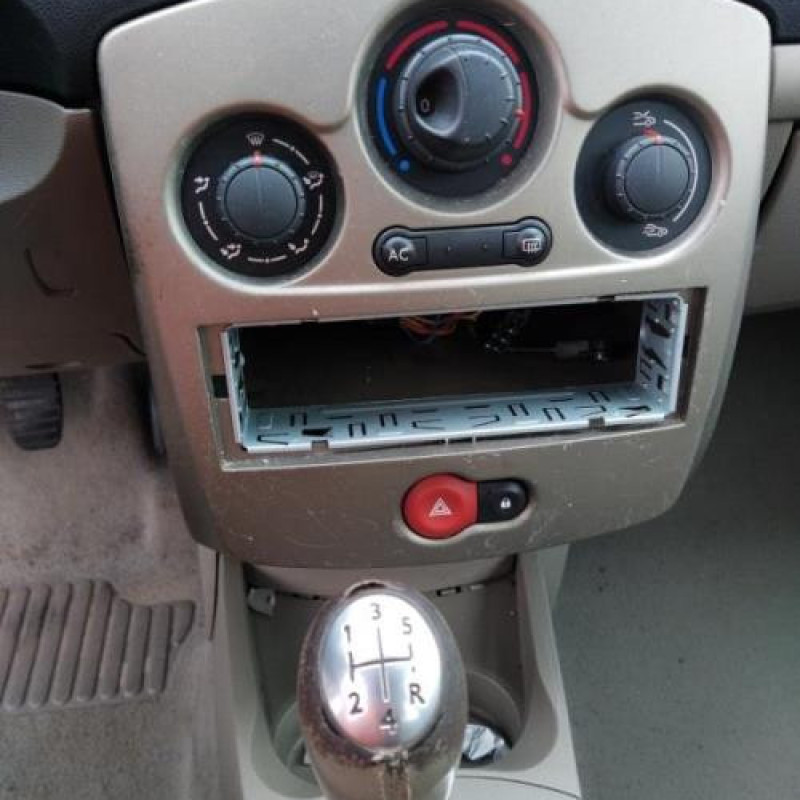 Poignee interieur arriere gauche RENAULT CLIO 3 Photo n°12