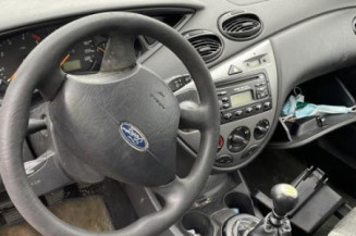 Arret de porte avant droit FORD FOCUS 1