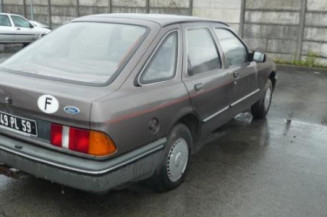 Optique avant secondaire gauche (feux)(clignotant) FORD SIERRA