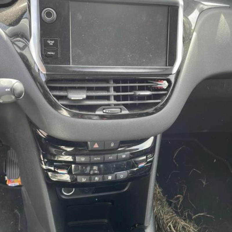 Poignee interieur arriere droit PEUGEOT 208 1 Photo n°4