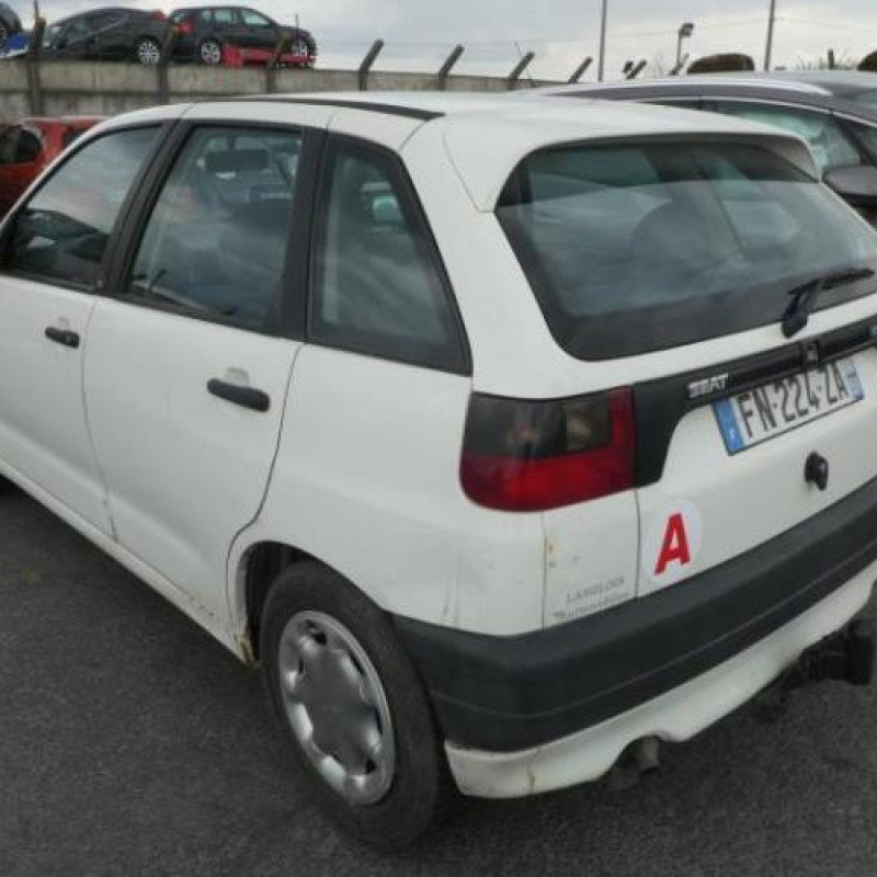 Pare choc arriere SEAT IBIZA 2 Photo n°11