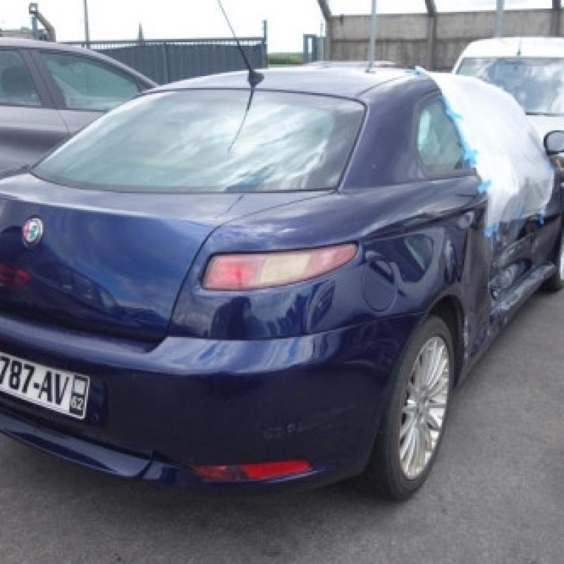 Traverse superieure ALFA ROMEO GT Photo n°4