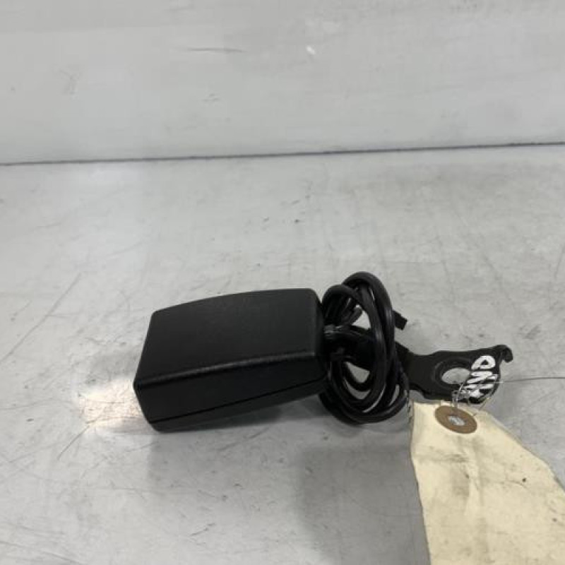 Attache ceinture avant droit VOLKSWAGEN UP Photo n°2