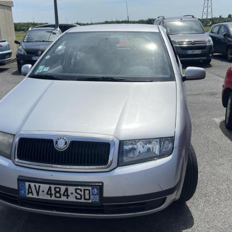 Pare boue avant droit SKODA FABIA 1 Photo n°1