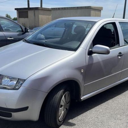 Pare boue avant droit SKODA FABIA 1