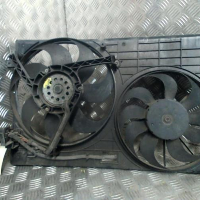 Moto ventilateur radiateur SKODA FABIA 1 Photo n°2