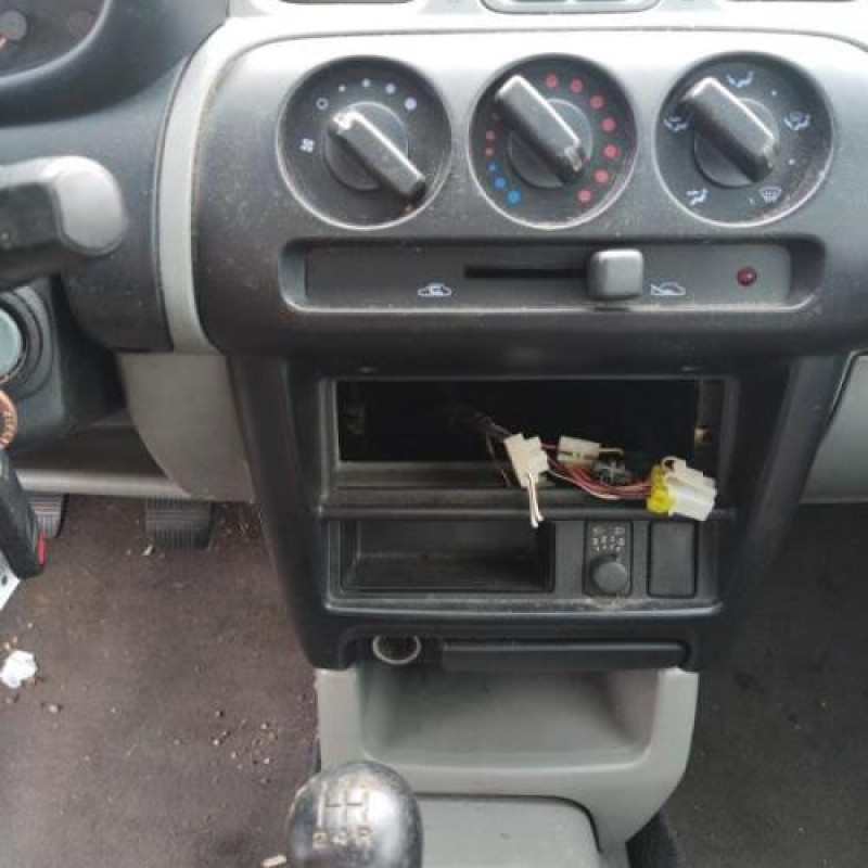 Air bag conducteur NISSAN MICRA 2 Photo n°9