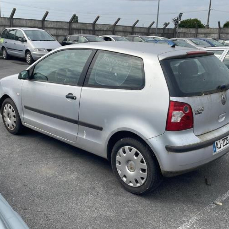 Pare boue arriere gauche VOLKSWAGEN POLO 4 Photo n°5