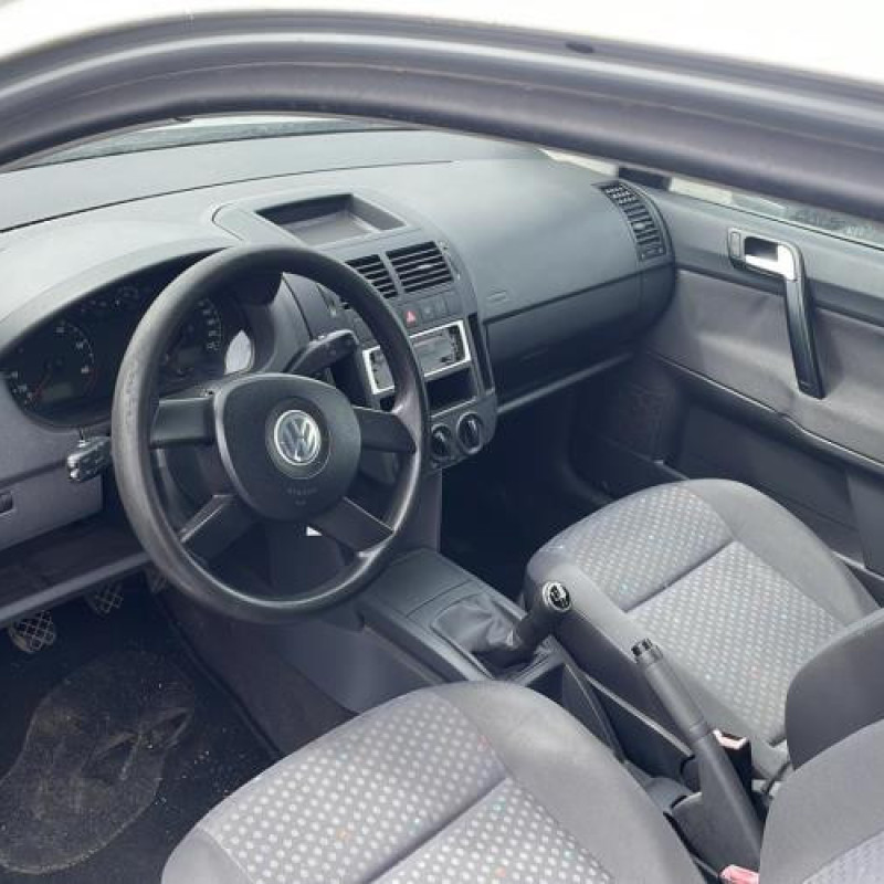 Poignee interieur avant gauche VOLKSWAGEN POLO 4 Photo n°9