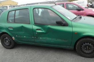 Pare choc arriere RENAULT CLIO 2