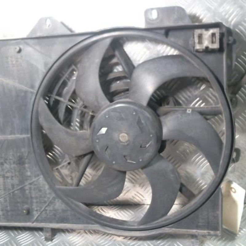 Moto ventilateur radiateur CITROEN C3 PICASSO Photo n°2