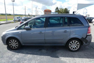 Custode avant droit OPEL ZAFIRA B