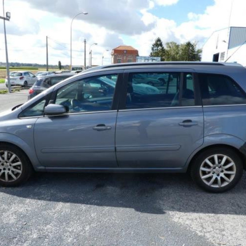 Custode avant droit OPEL ZAFIRA B Photo n°7