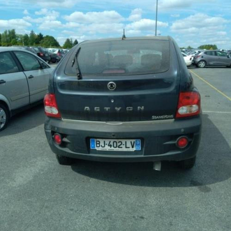 Bouton de warning SSANGYONG ACTYON 1 Photo n°6