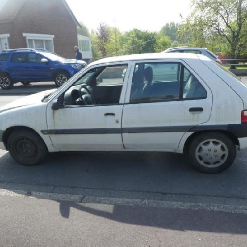 Calandre CITROEN SAXO Photo n°5