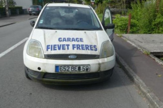 Pare boue avant droit FORD FIESTA 5 Photo n°1