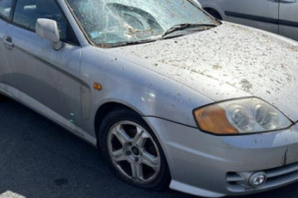 Vitre avant gauche HYUNDAI COUPE 2