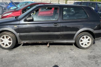 Pare boue avant gauche VOLKSWAGEN GOLF 3