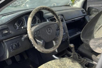 Poignee interieur avant droit MERCEDES CLASSE B 245