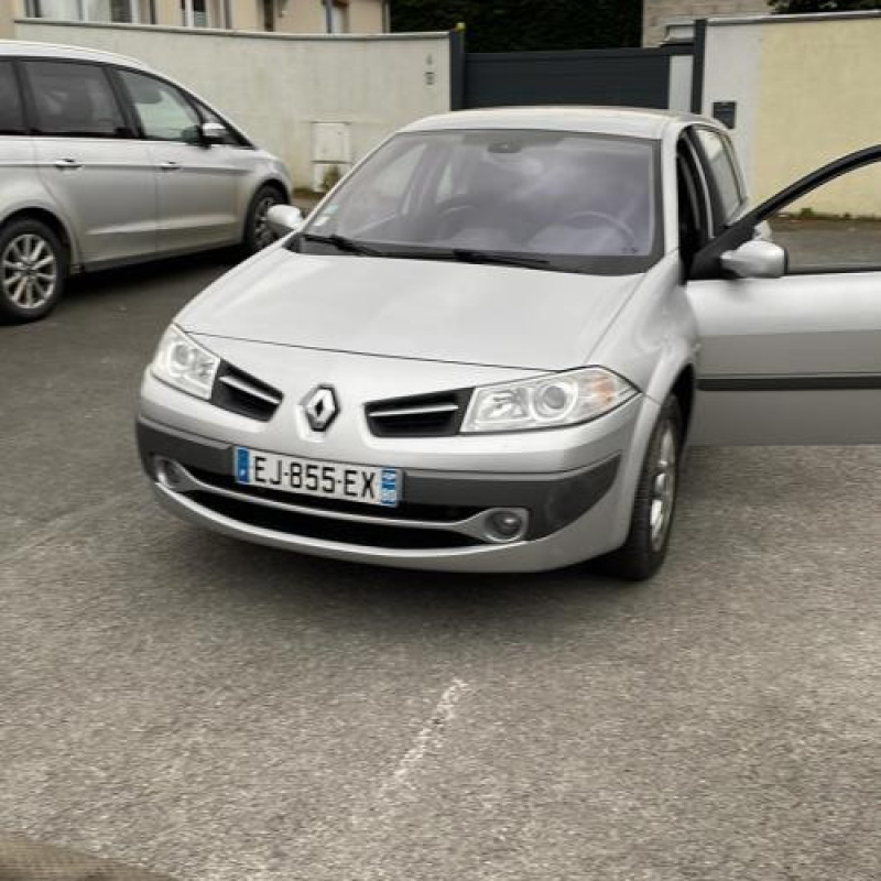 Pretensionneur de ceinture arriere droit RENAULT MEGANE 2 Photo n°4