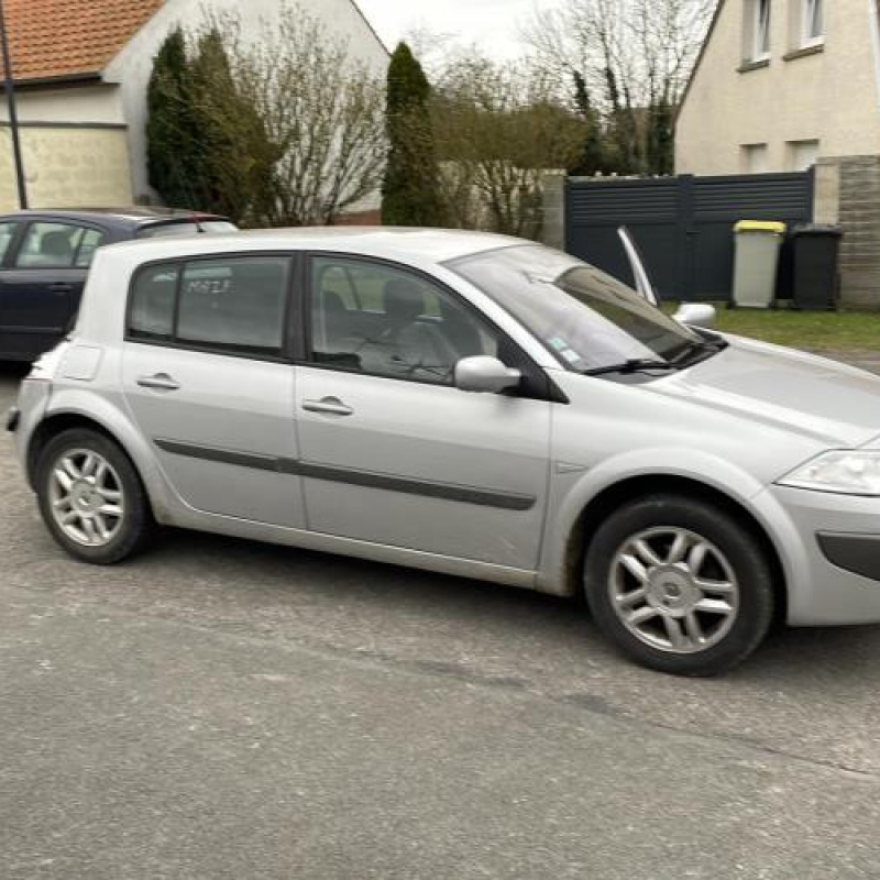 Pretensionneur de ceinture arriere droit RENAULT MEGANE 2 Photo n°5