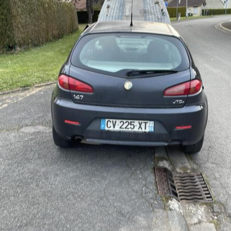 Feu arriere secondaire droit (feux) ALFA ROMEO 147 Photo n°6