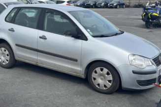 Pare boue arriere droit VOLKSWAGEN POLO 4