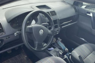 Pare boue arriere gauche VOLKSWAGEN POLO 4