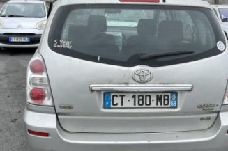 Calandre TOYOTA COROLLA VERSO 2