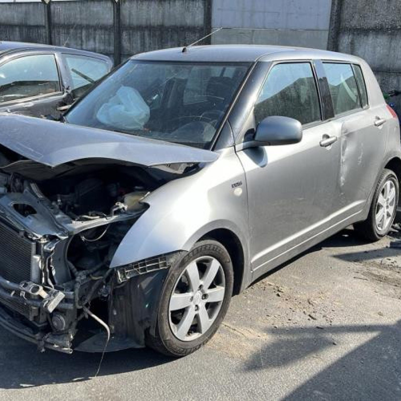 Custode arriere gauche (porte) SUZUKI SWIFT 3 Photo n°2