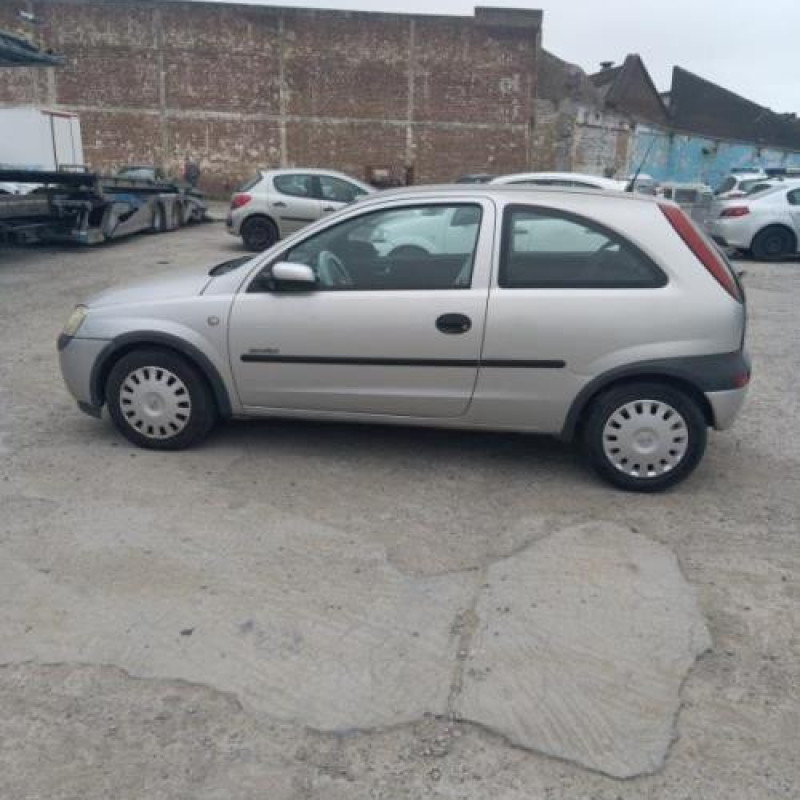 Pare choc arriere OPEL CORSA C Photo n°13