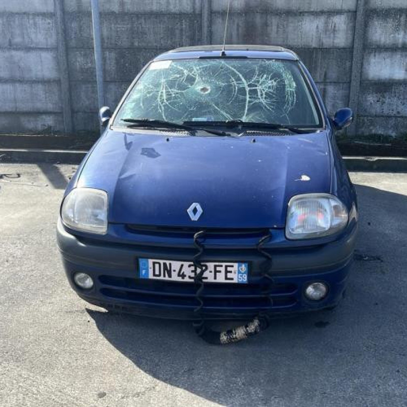 Pare choc arriere RENAULT CLIO 2 Photo n°14