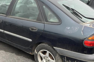 Aile avant droit RENAULT LAGUNA 1