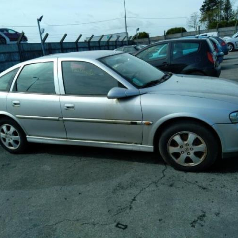 Vitre arriere gauche OPEL VECTRA B Photo n°3