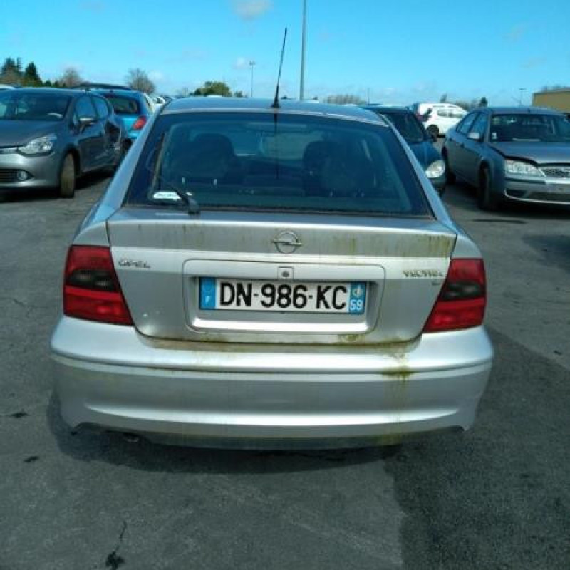 Vitre arriere gauche OPEL VECTRA B Photo n°4