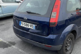 Vitre avant gauche FORD FIESTA 5