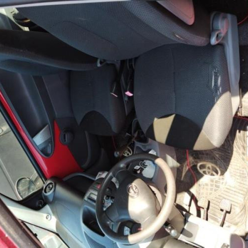 Poignee interieur avant gauche TOYOTA AYGO 1 Photo n°9