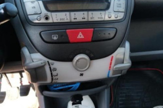 Poignee interieur avant gauche TOYOTA AYGO 1