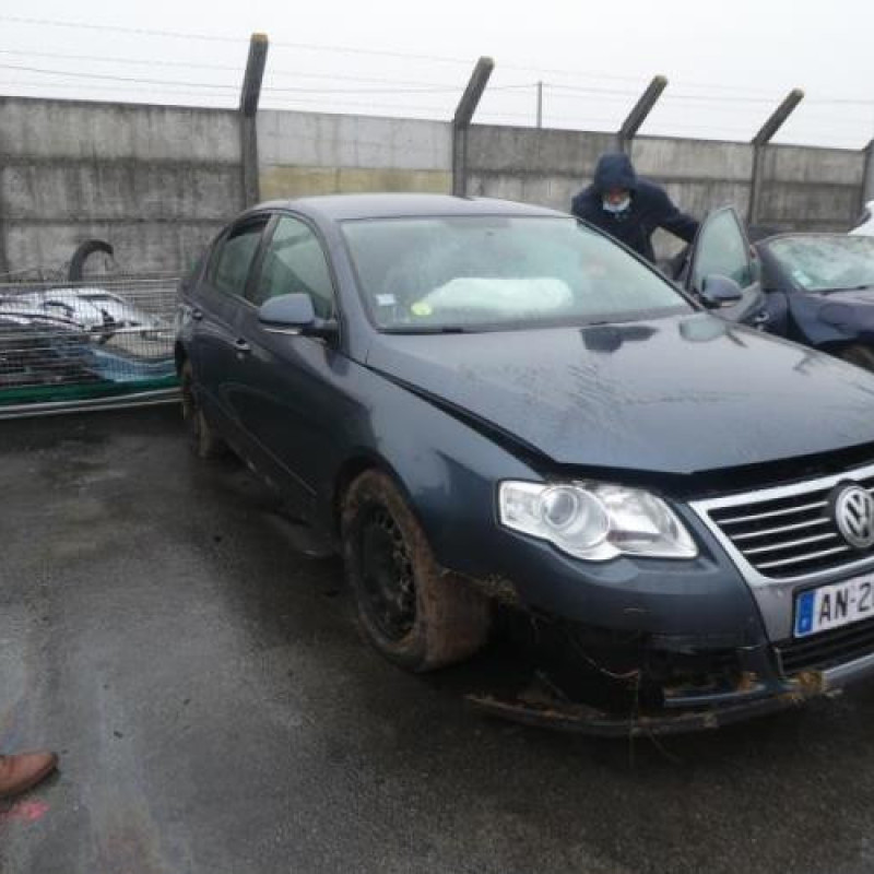 Renfort pare choc arriere (traverse) VOLKSWAGEN PASSAT 5 Photo n°4