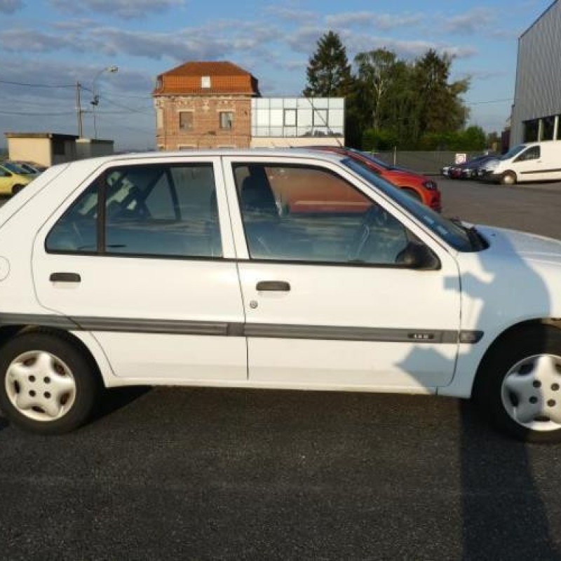 Leve vitre mecanique arriere gauche CITROEN SAXO Photo n°5