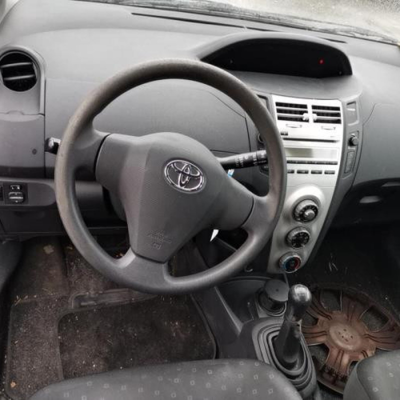 Serrure arriere gauche TOYOTA YARIS 2 Photo n°8