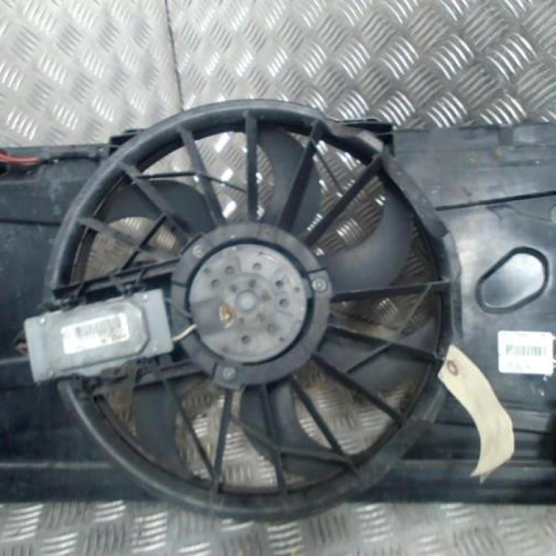 Moto ventilateur radiateur VOLVO V 50 Photo n°2