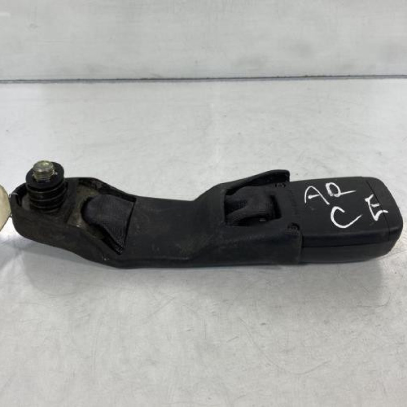 Attache ceinture arriere centrale HONDA FR-V Photo n°3