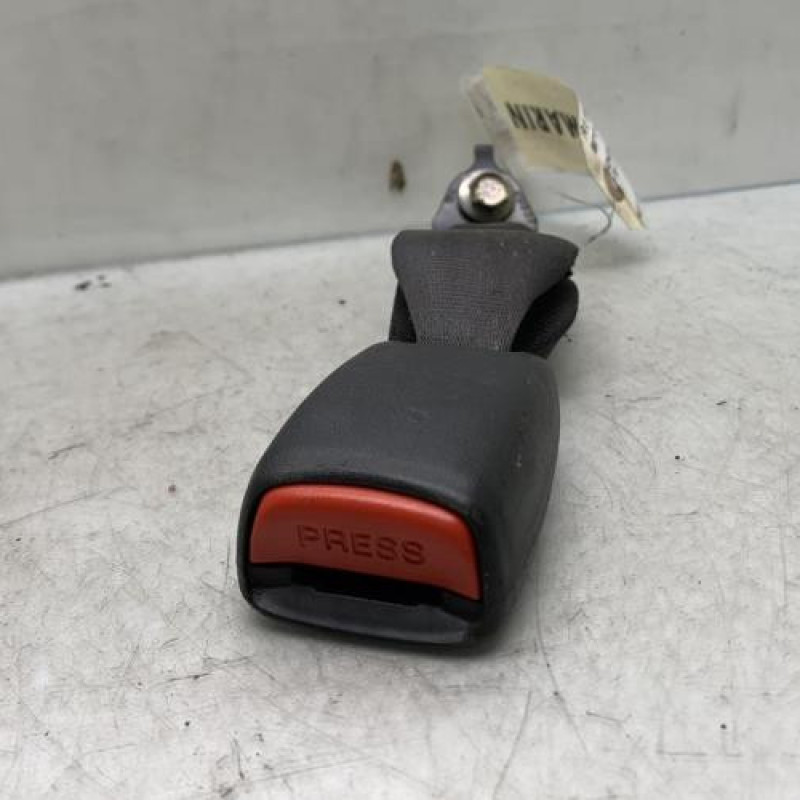 Attache ceinture arriere droit HONDA FR-V Photo n°2