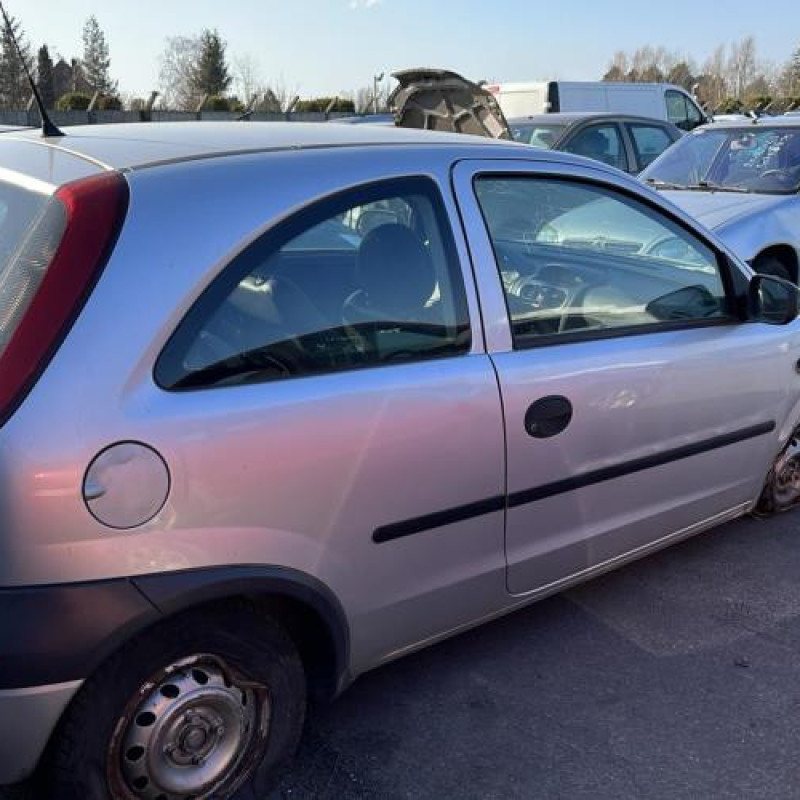 Vitre avant droit OPEL CORSA C Photo n°3